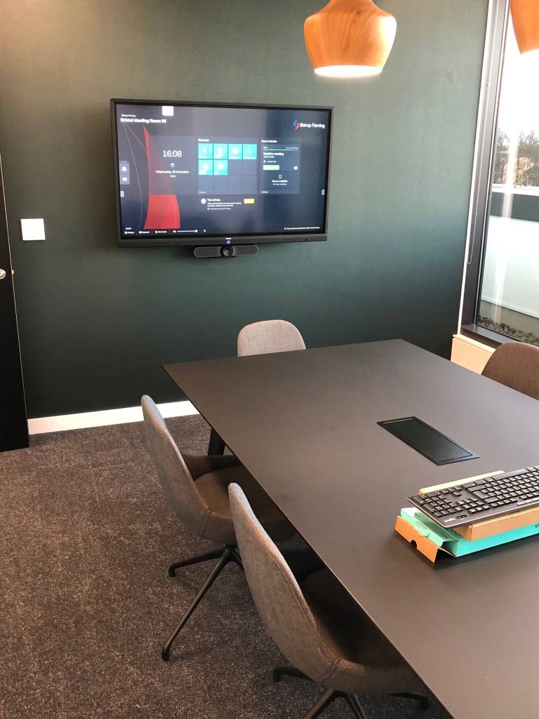 Facilitating hybrid meetings | Bishop Fleming + DisplayNote Launcher